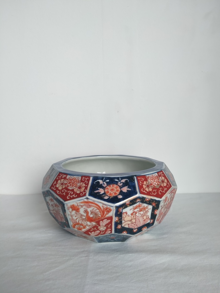 Bassin à poissons / cache pot porcelaine Imari, décor de coq et de fleurs