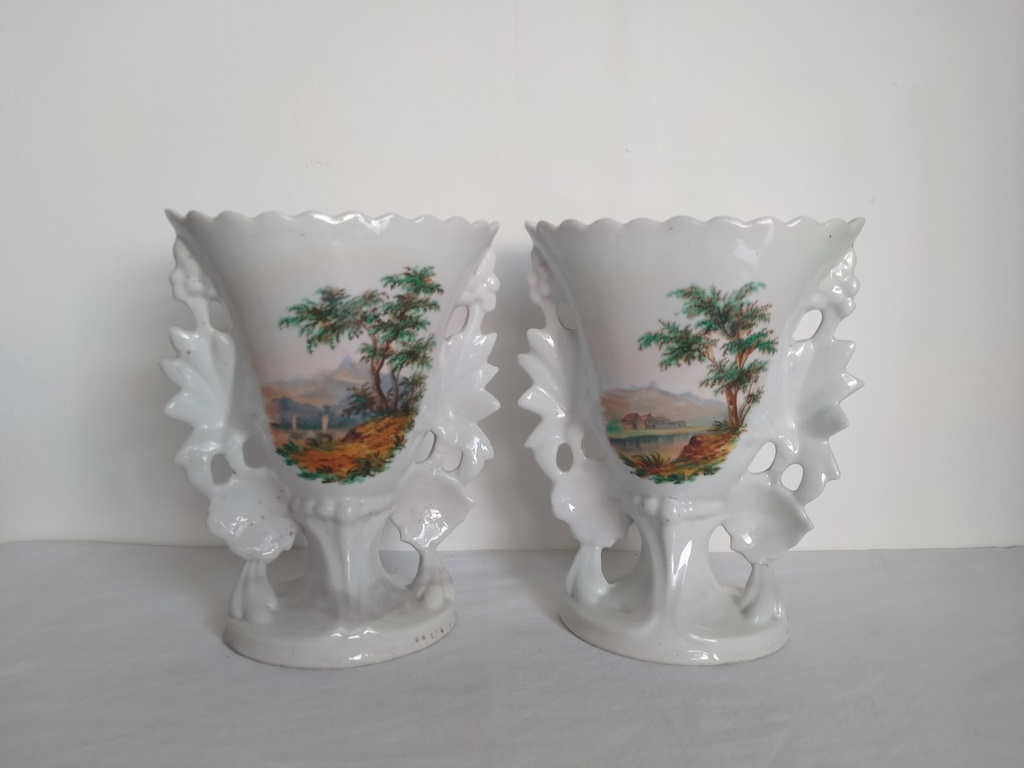 Paire d'anciens vases de mariée à décor paysage toscan porcelaine de Paris