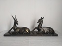 Sculpture animalière Art Déco, Gazelles en régule,