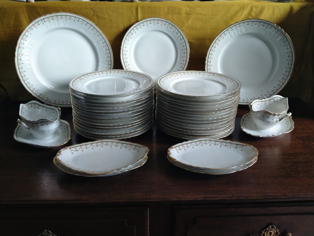 Service de table, porcelaine de Limoges