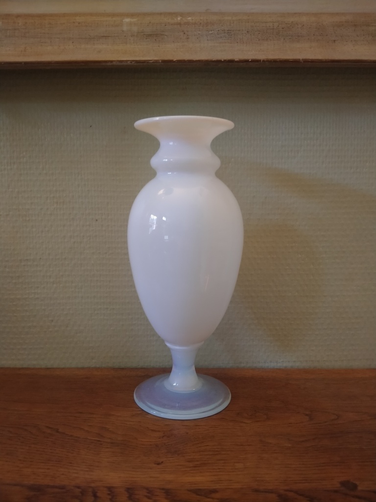 Vase en cristal d'opaline de Sèvres