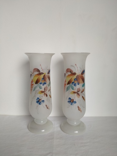 [A092] Paire de vases en verre opalescent