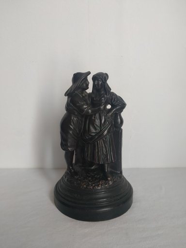 [A123] Sculpture en terre cuite représentant marin pêcheur et sa femme