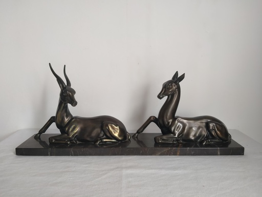 [23029] Sculpture animalière Art Déco, Gazelles en régule,