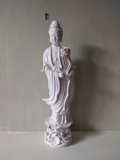 [23050] Déesse bouddhiste Kuan-yin, Blanc de Chine, statuette
