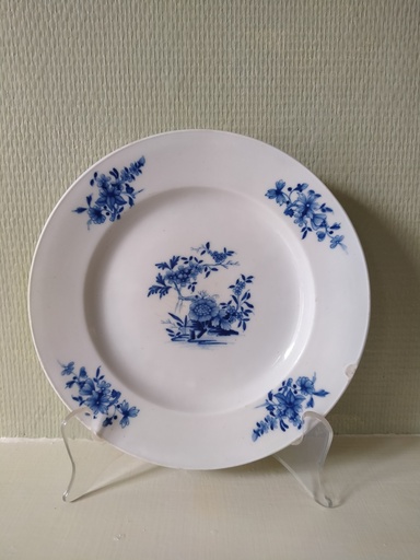 [23054] Assiette, porcelaine de Tournai, XVIIIe siècle, ronda