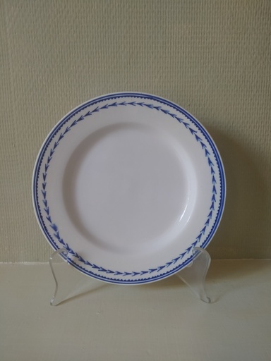 [23058] Assiette, porcelaine de Tournai, modèle à l'épi