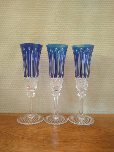 [A060] Série de 3 flûtes à champagne Saint Louis modèle Tommy bleu