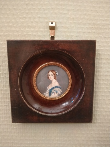[24004] Miniature représentant le portrait de la Reine Victoria signée L. S., XIXe siècle